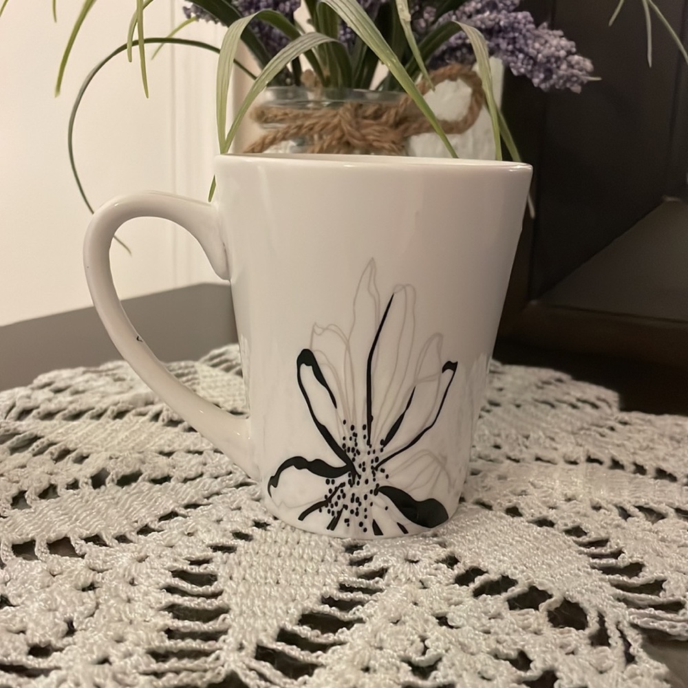 Coffee Cups - Picture 3 of 5